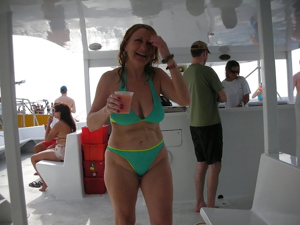 Sexy redhead mature (name????) image 37