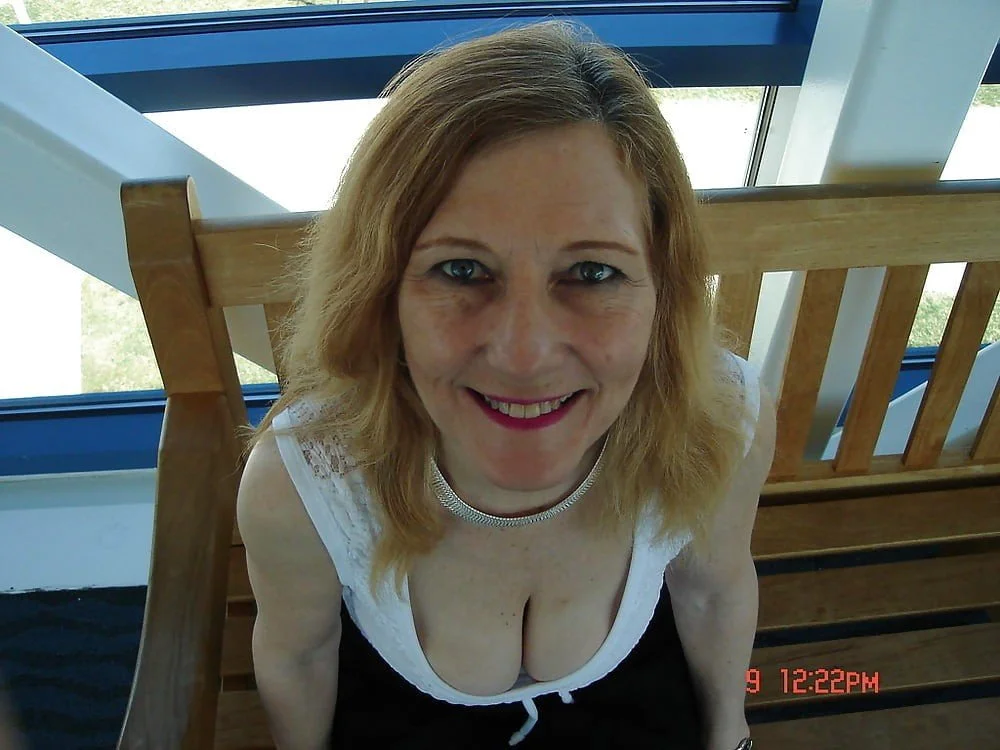 Sexy redhead mature (name????) image 44