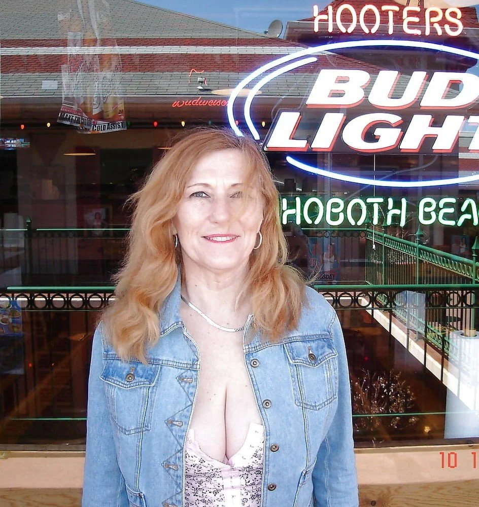 Sexy redhead mature (name????) image 45