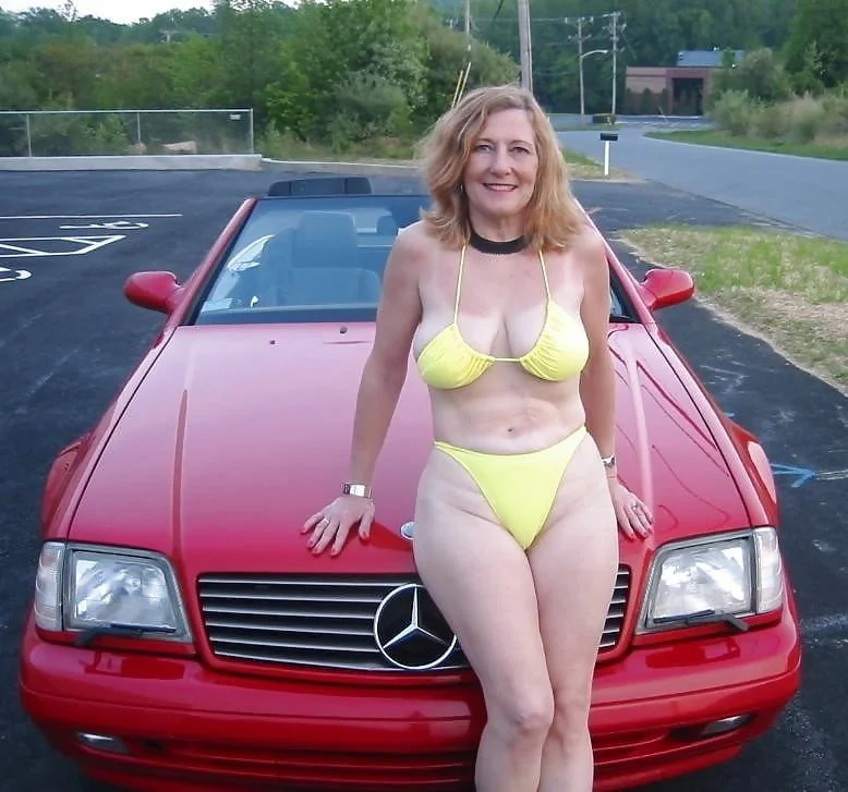 Sexy redhead mature (name????) image 6