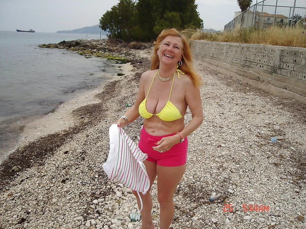 Sexy redhead mature (name????) image 8