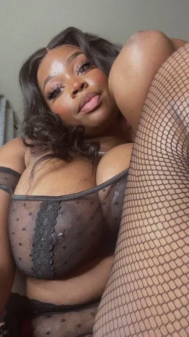 She should’ve won a WOTY image 24