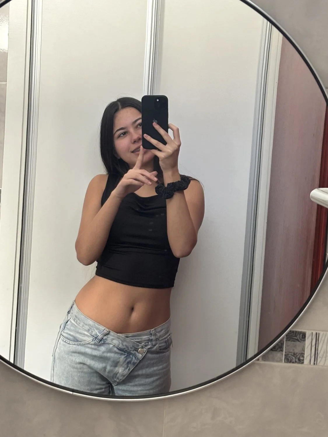 Just a petite highschool teen (im 18) main image