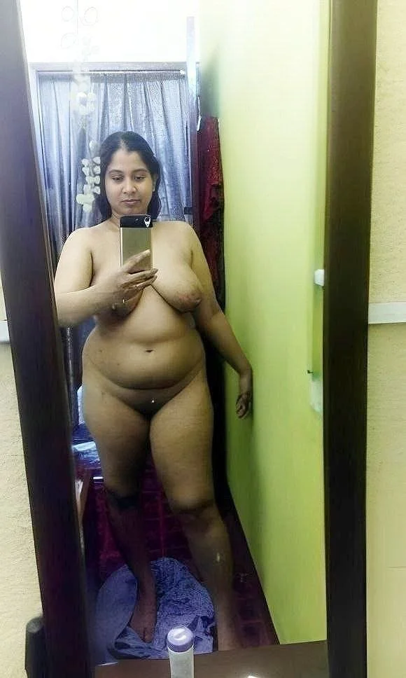 Srilankan Wife image 4