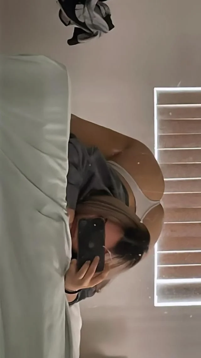 LA slut Latina with a nice ass image 2