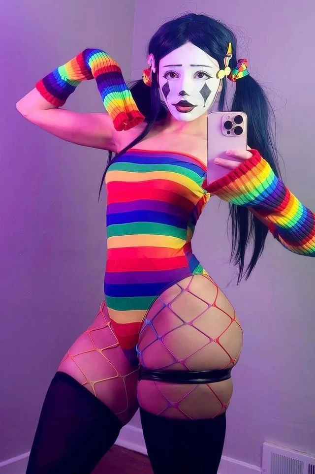 Sexy With A Clown Fetish pt2 image 4