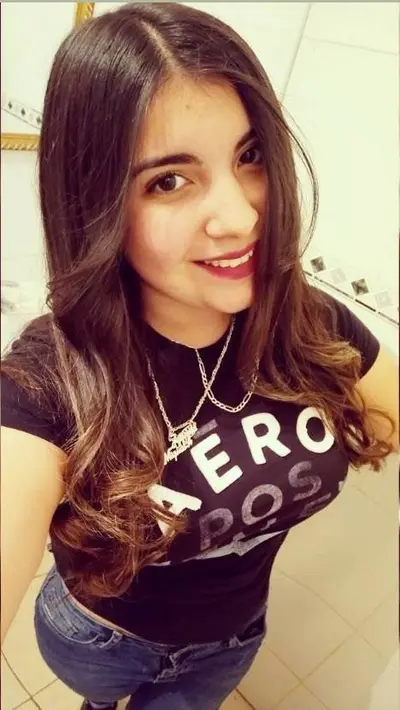 Como se masturban con la cara de esta zorra cover image