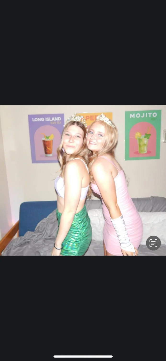 Grace is so hott image 4