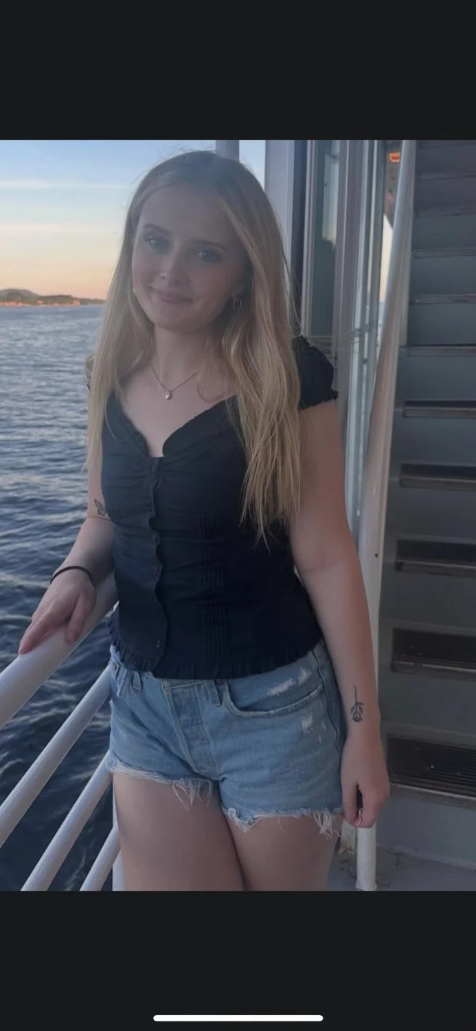 Grace is so hott image 7