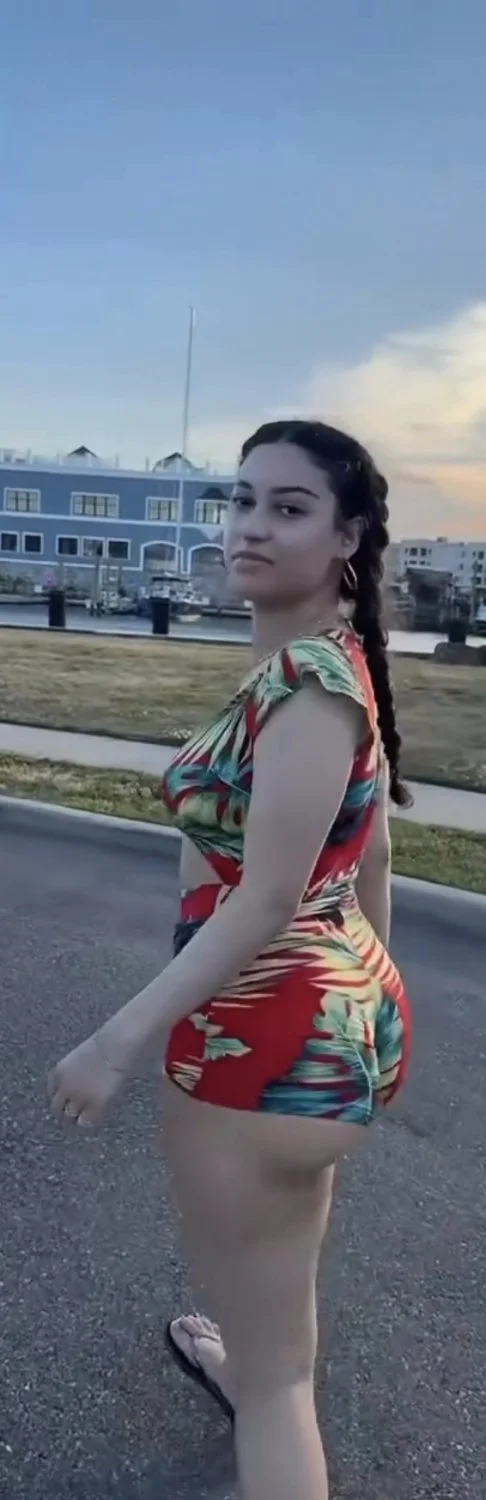 Dominican jiggle booty image 2
