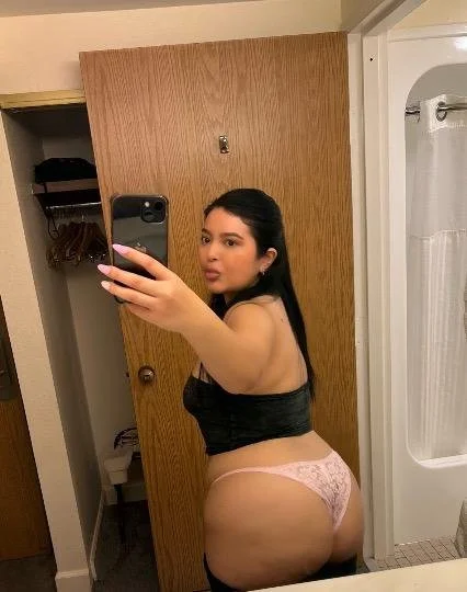 PERFECT small bbw latina sister . AMAZING ass . Big booty baddie flash image 3