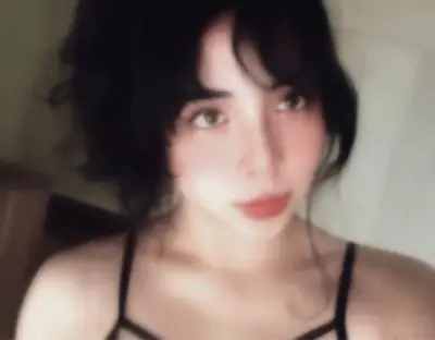 Valentina la zorra que le encanta calentar vistiéndose asi cover image