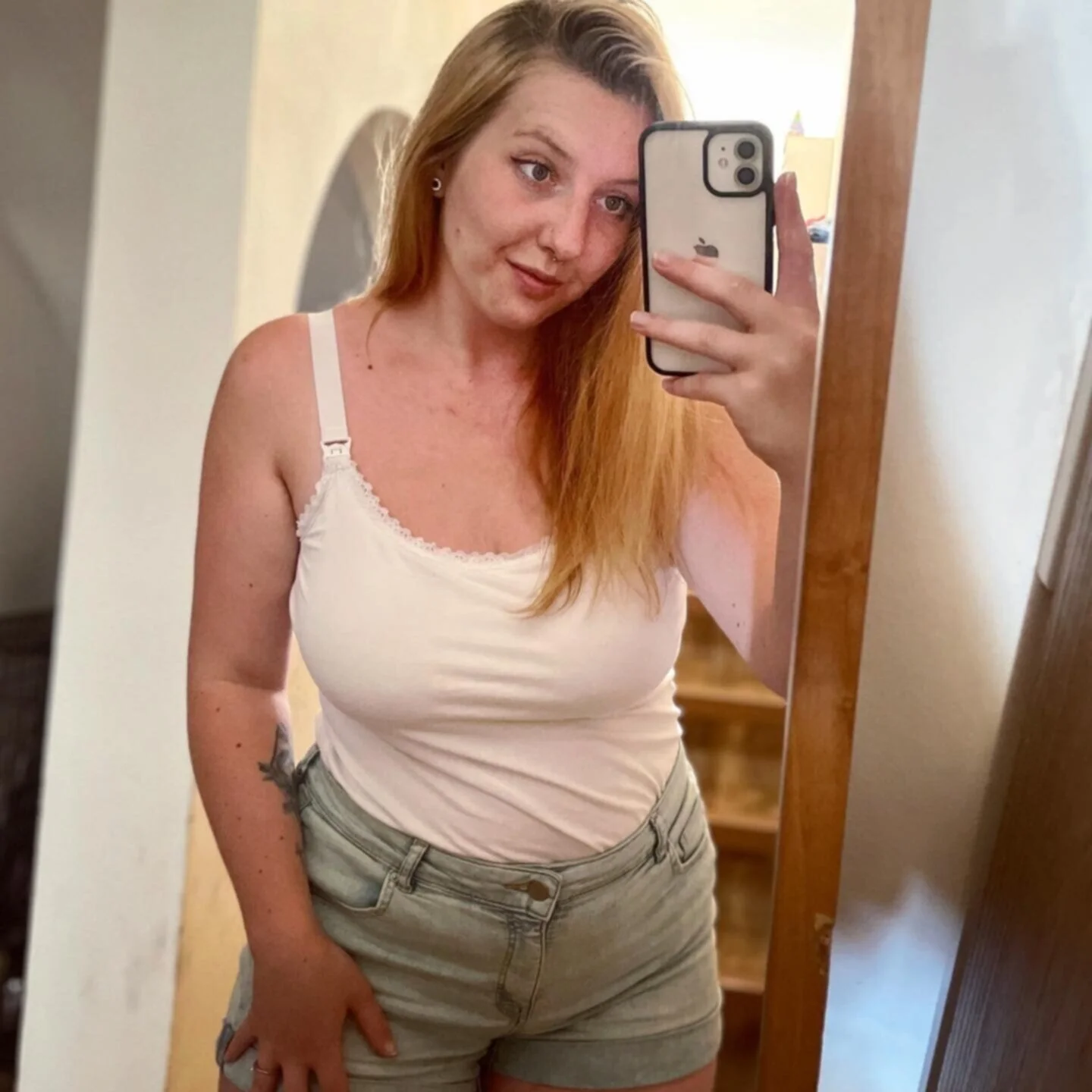 Czech Slutwife Michaela image 39