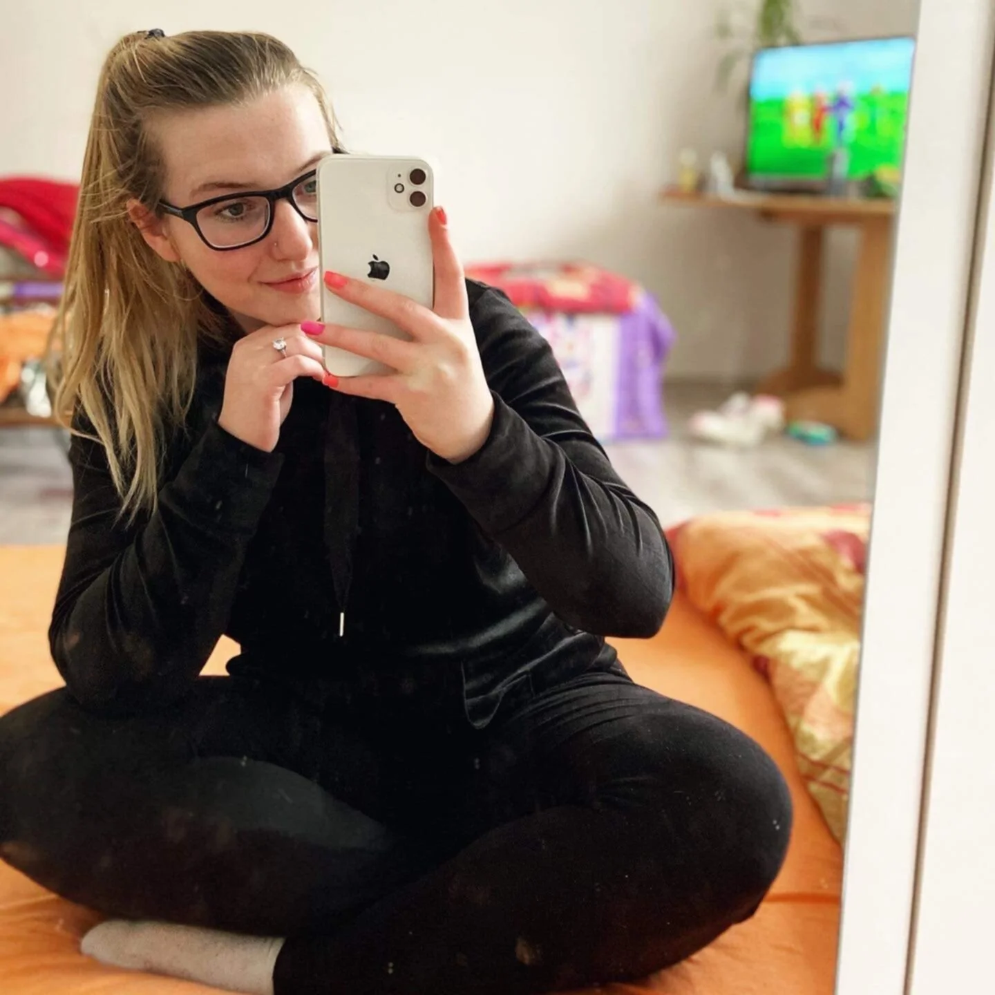 Czech Slutwife Michaela image 9