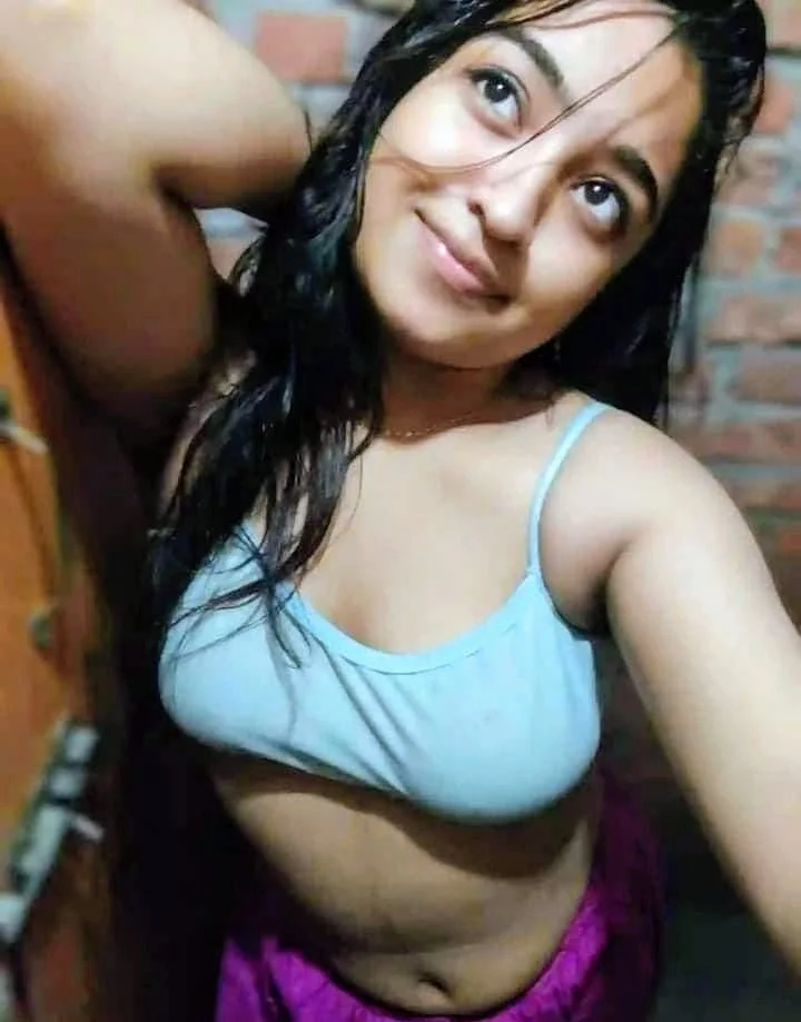 India 🇮🇳 Samia. Morena de ricas 😋 Tetas 😋 main image