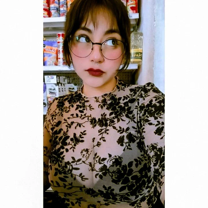 Mas de la linda gordibuena con grandes tetas image 10