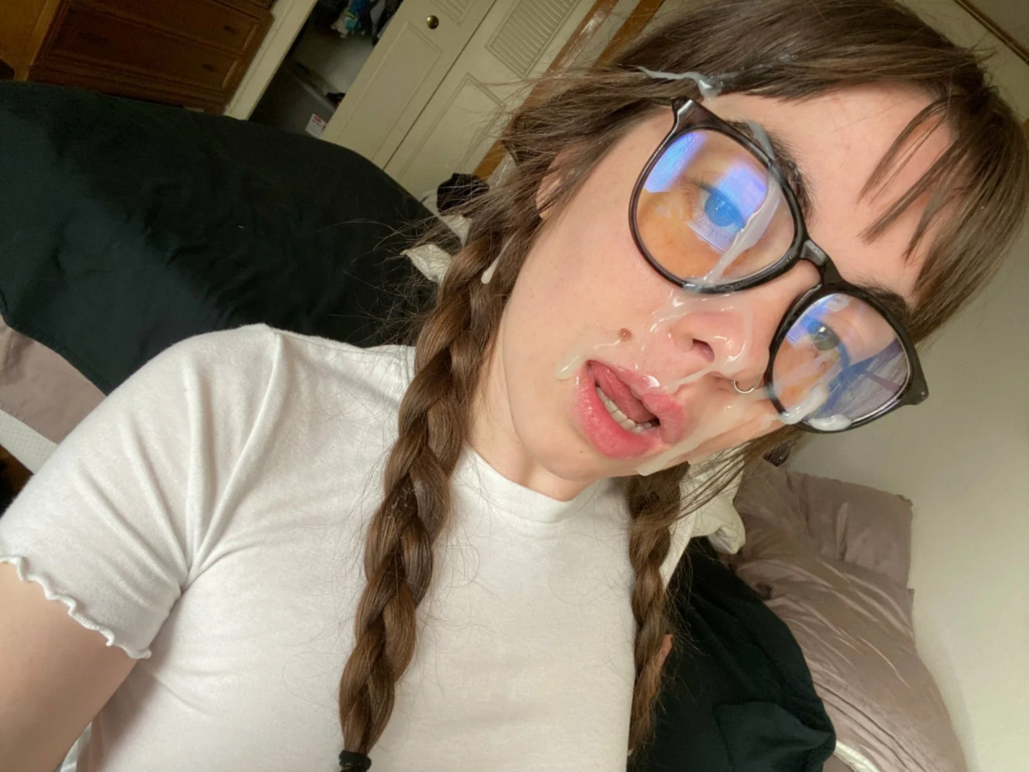 Cumslut Olivia image 7