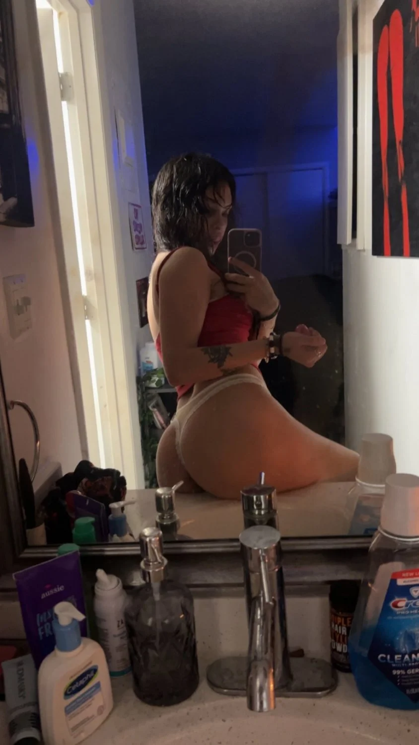 slim thick teen stoner image 7