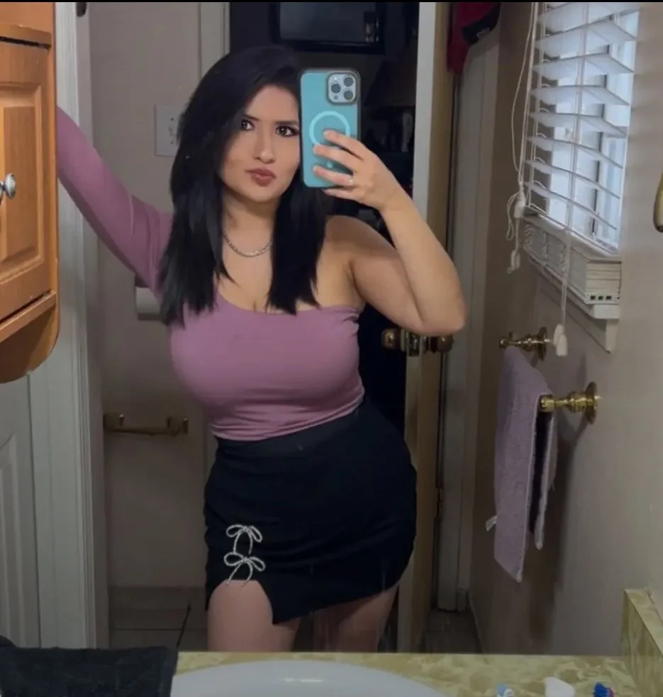 Amy Rivera big titty Latina from Austin Texas image 4