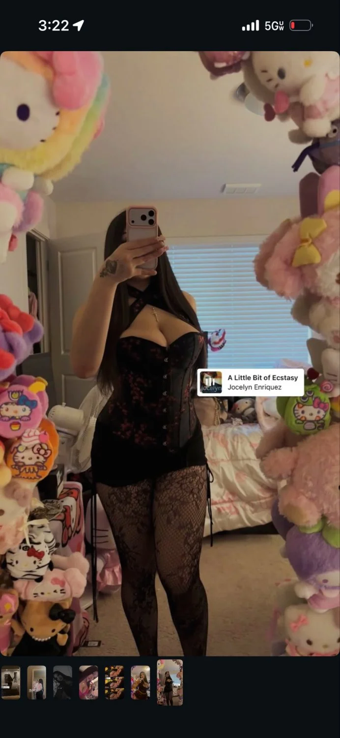 tik tok baddie latina slut with huge boobs leaked image 2