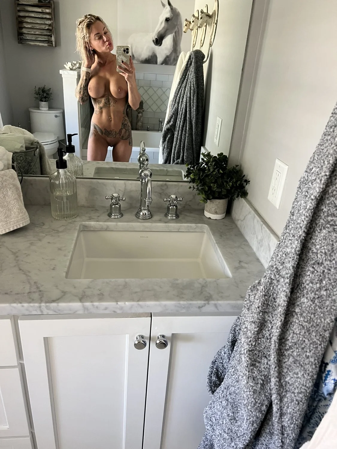 Slut wife nudes image 3