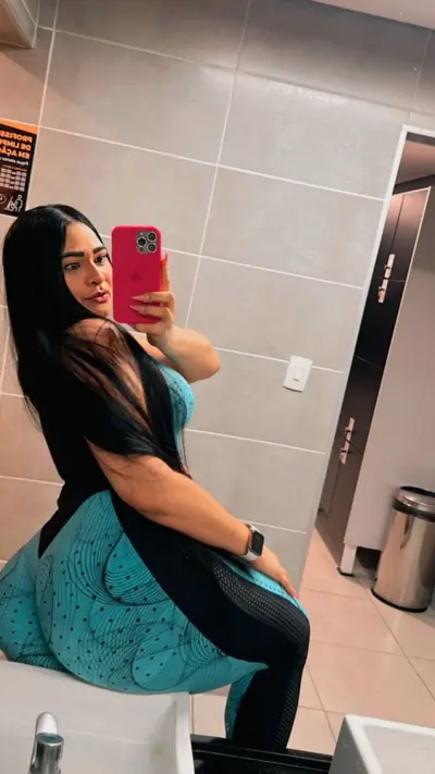 Morena gostosa tomando leitinho 🍼💦 cover image