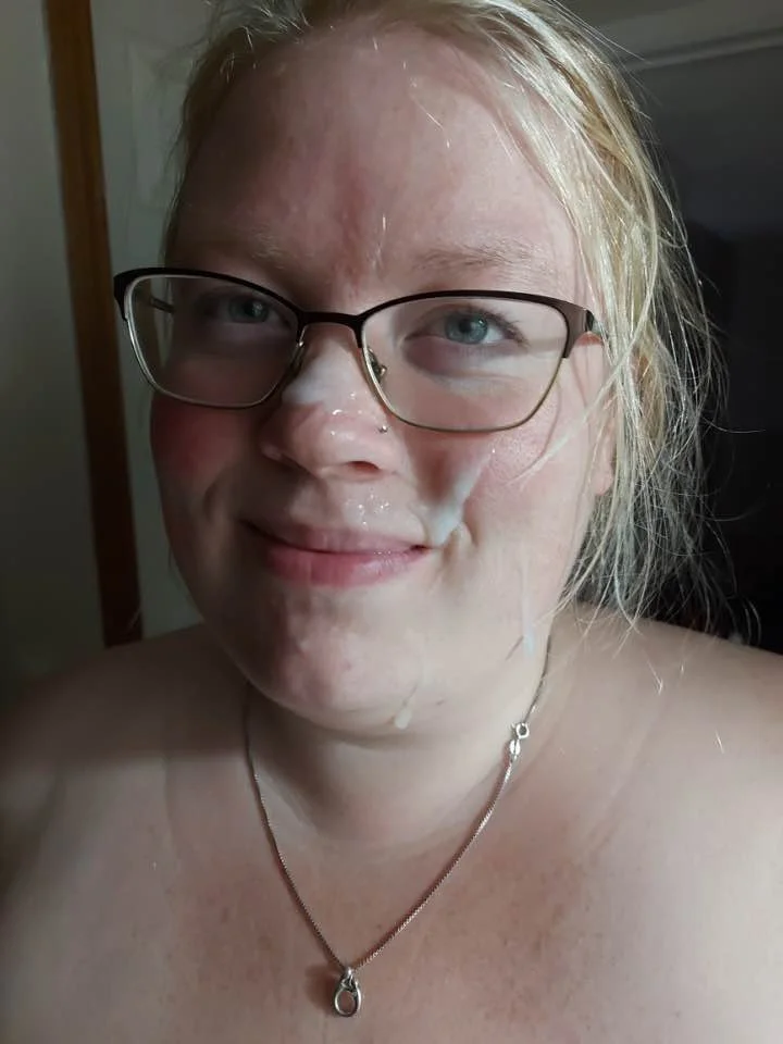 Fat Threesome Whore Carrie image 40