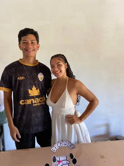 Corno vazou a namoradda morena novinha que mandou nudes em frente o espelho cover image