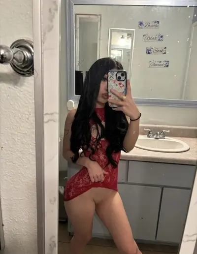 latina ruins digital footprint in 1 yr cover image