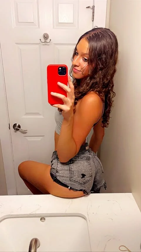 Latinas image 46