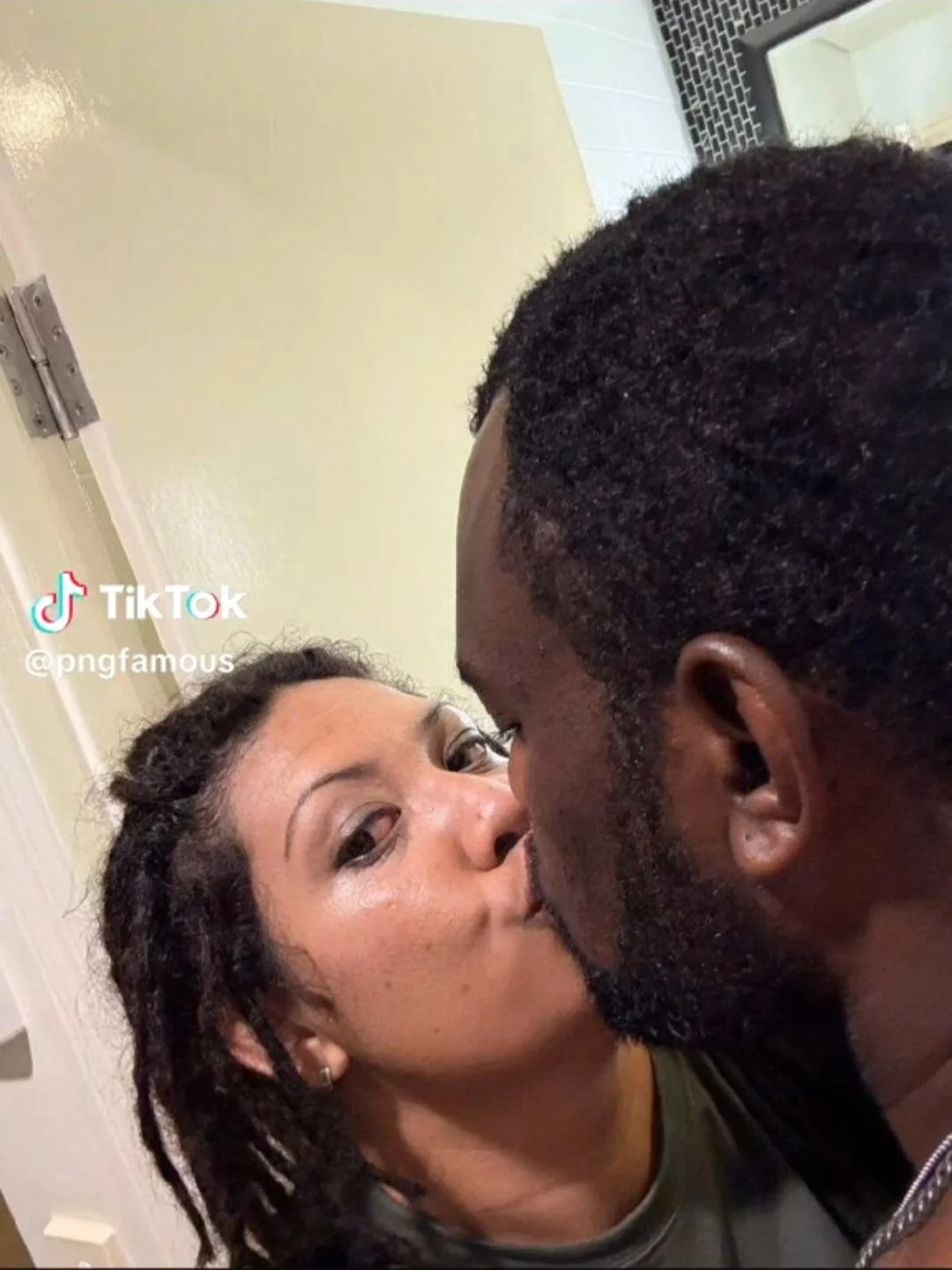 Happy couple🇵🇬 image 5