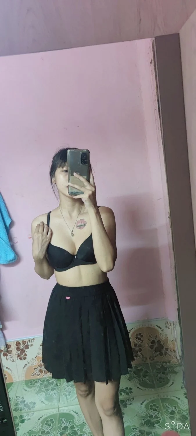 น้องโม สาวไทยขี้เงี่ยนสุดร่าน อยากโดนวิจารณ์ชิปหายเลย image 2