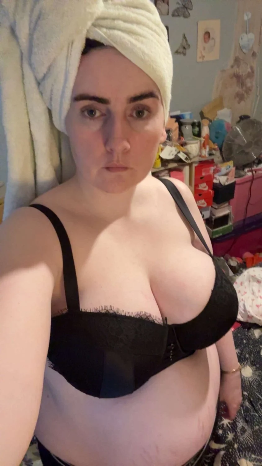 Big boobs Katie image 4
