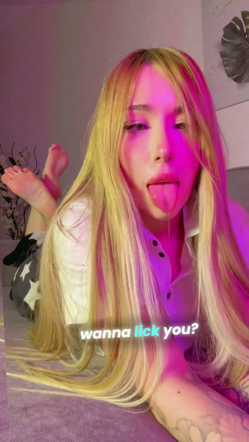 🔞 petite body dripping slut pussy eating shaved pussy nude 🍑💦 OF image 4