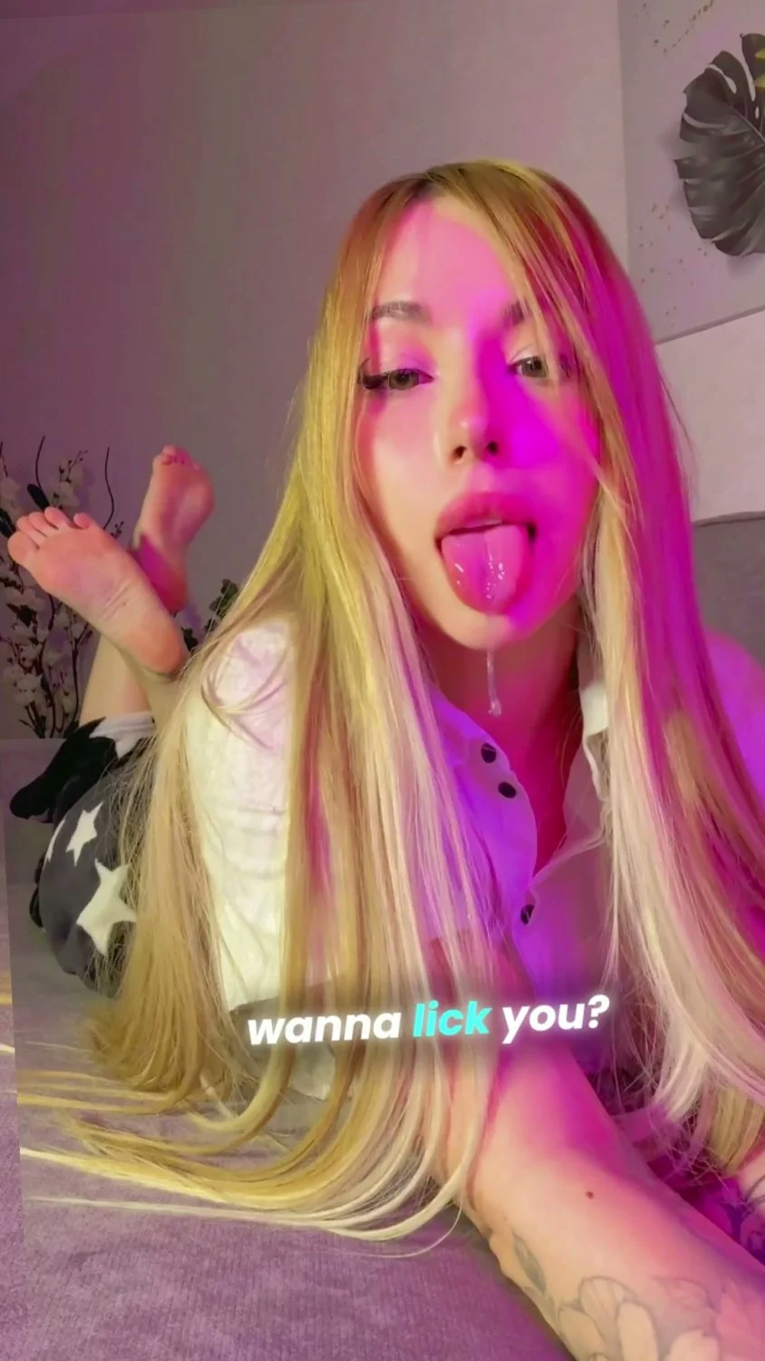 🔞 petite body dripping slut pussy eating shaved pussy nude 🍑💦 OF image 5