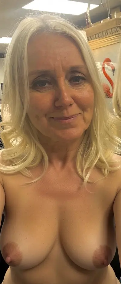 Hot Blonde wife.48. Ai. Offers to fuck her? Sexy Blowjobs. Repost her ? cover image