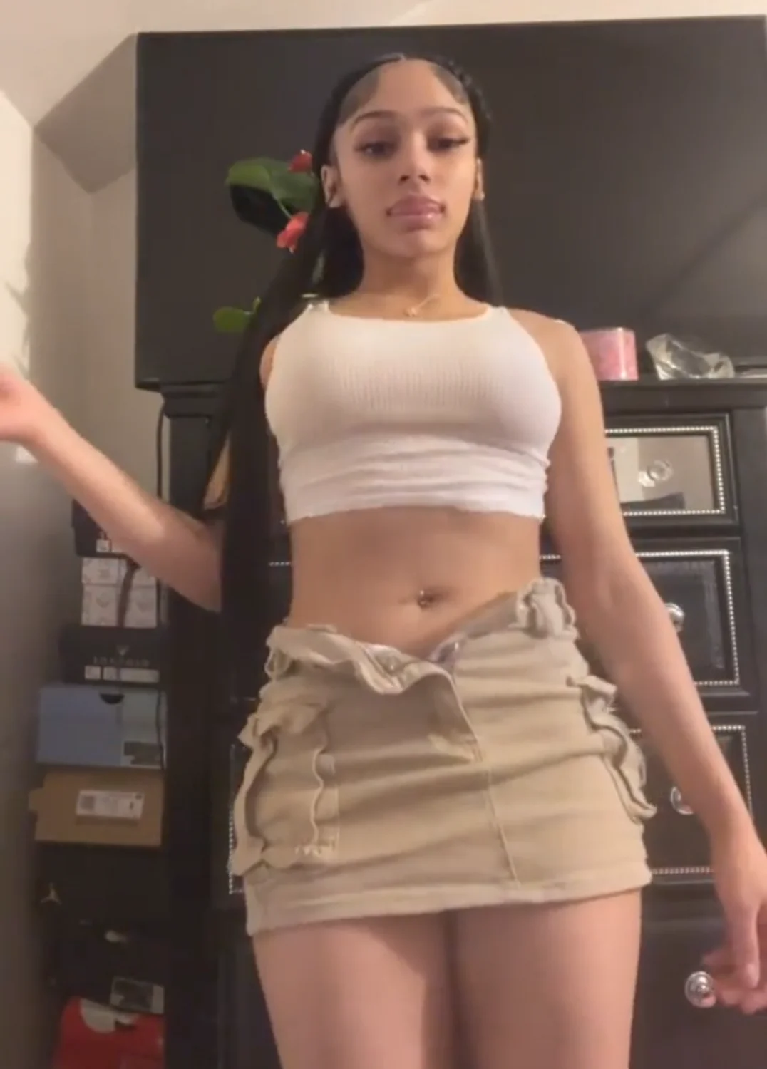 Barely Legal 18 year old Miixednaii sexy ass twerking and dancing image 2