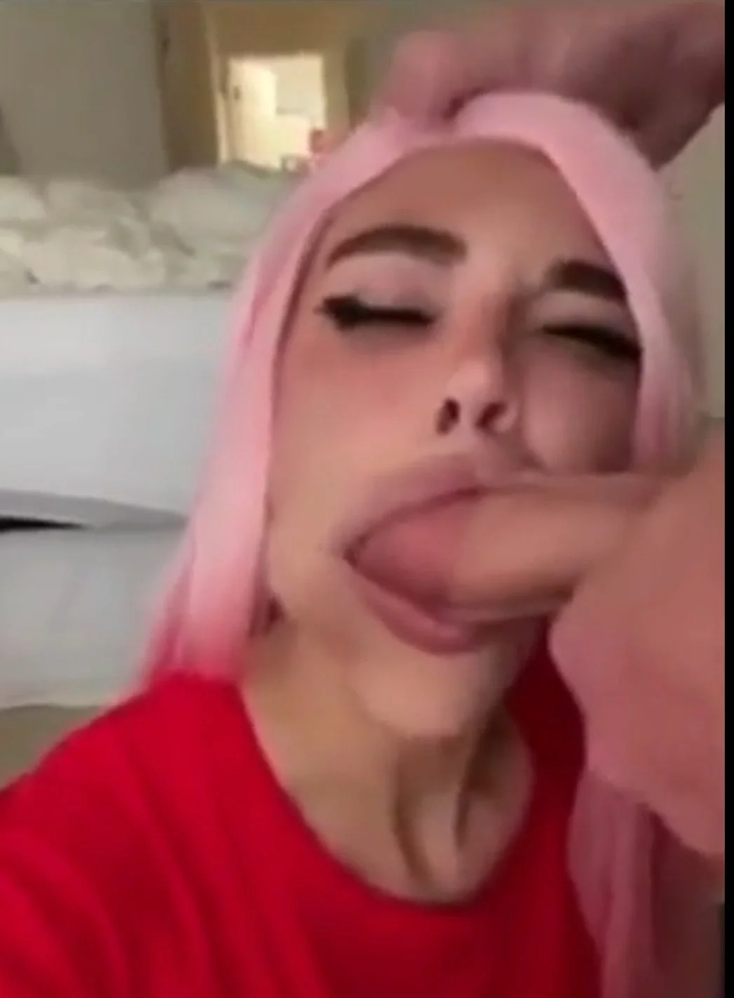 Olha a cara dessa puta kkkkk main image