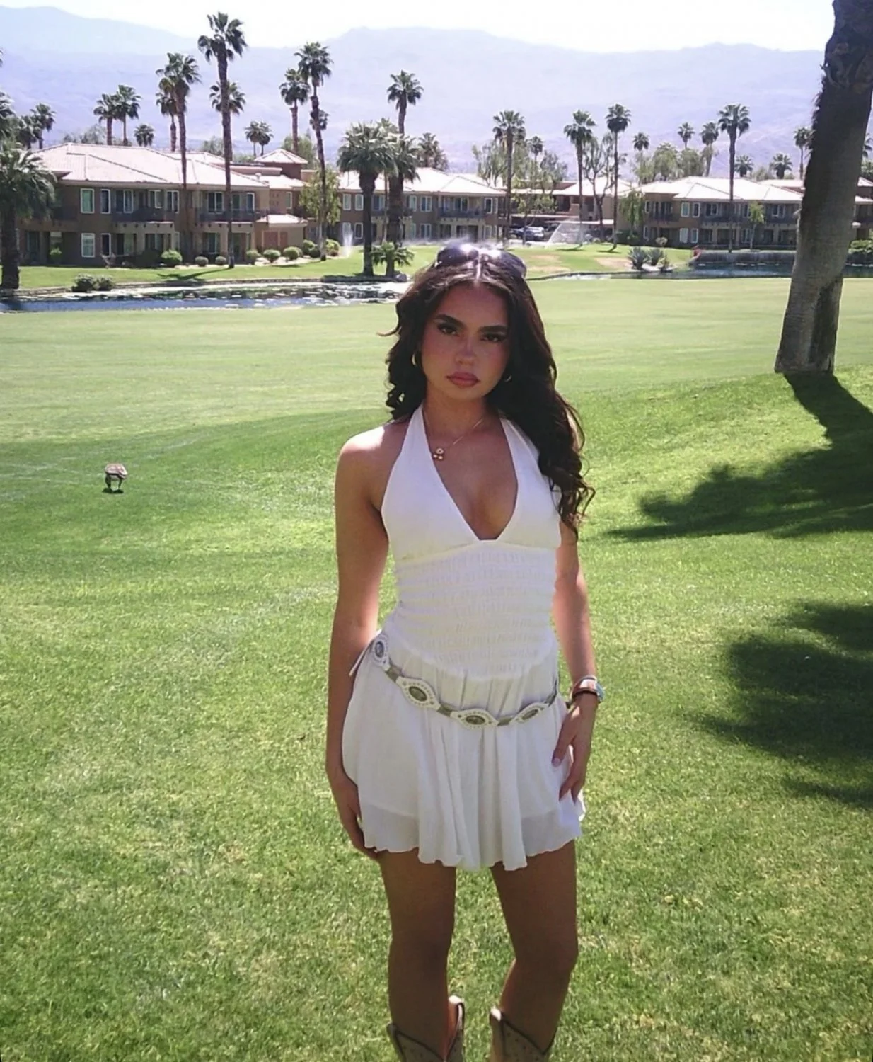 Sexy hot petite Latina mami main image