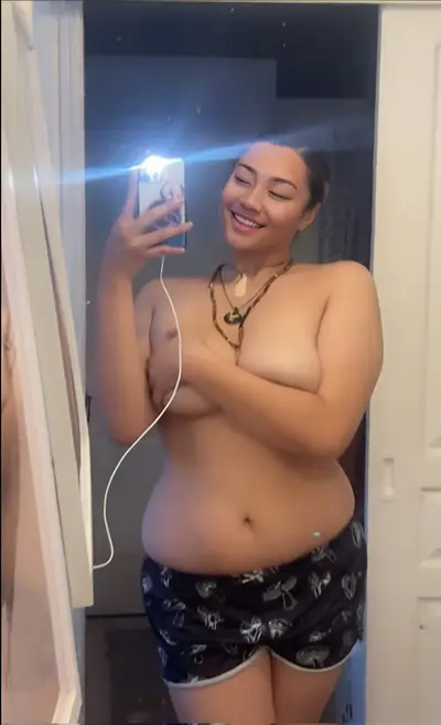Showing my outfit for viewers😎🍑🇼🇸💯 cover image