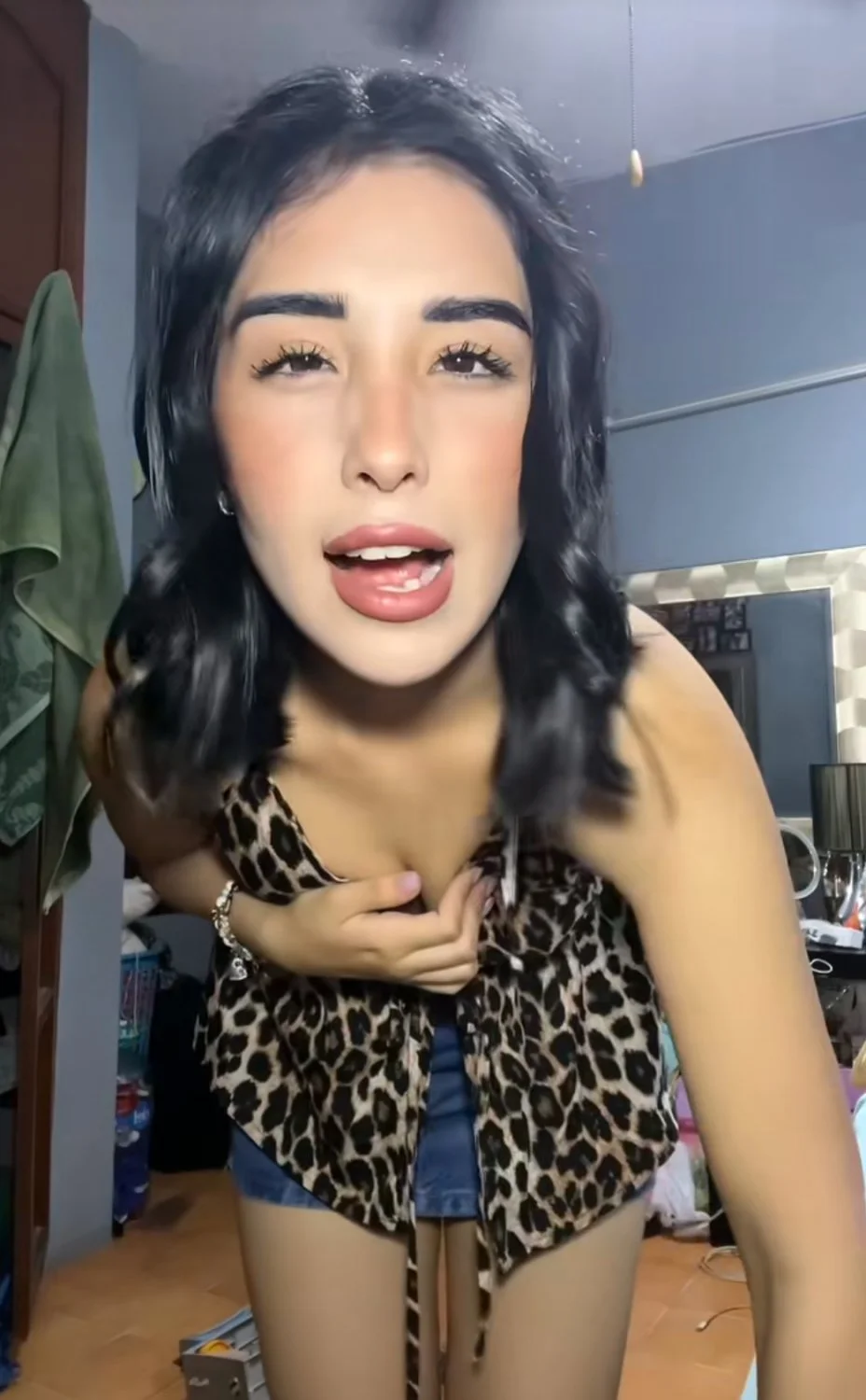 Flat Latina Teen Bop Mia image 3