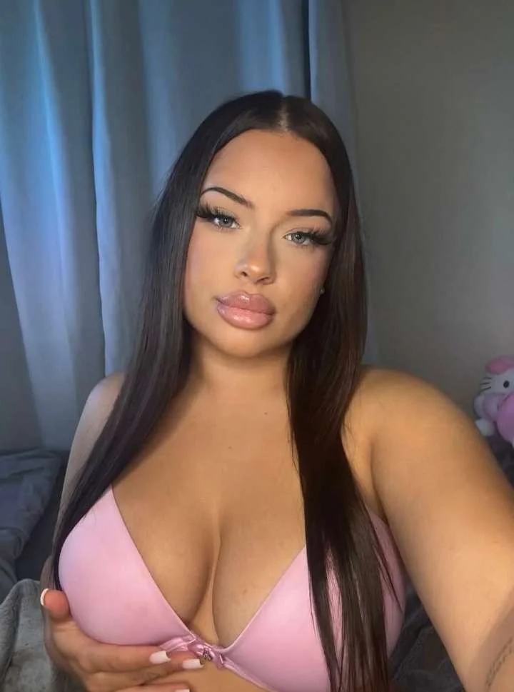 German slut show off 🤤 main image