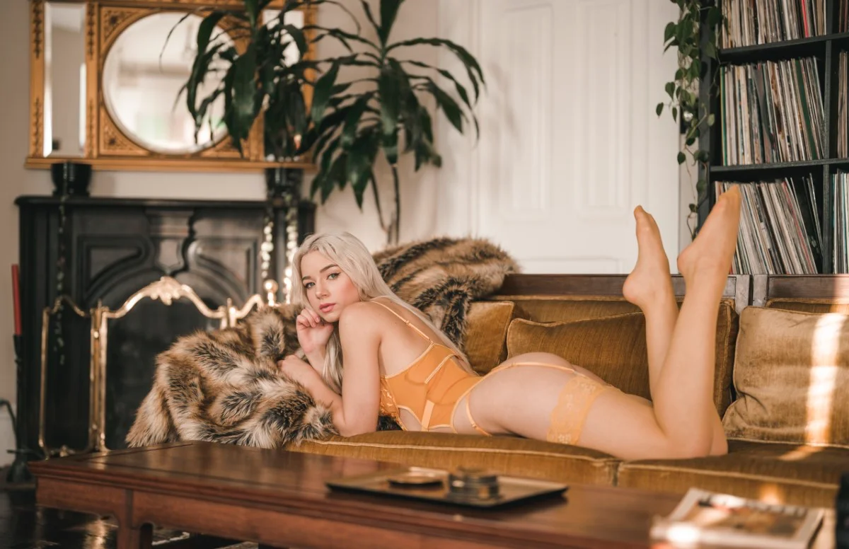 Dani Boudoir image 5