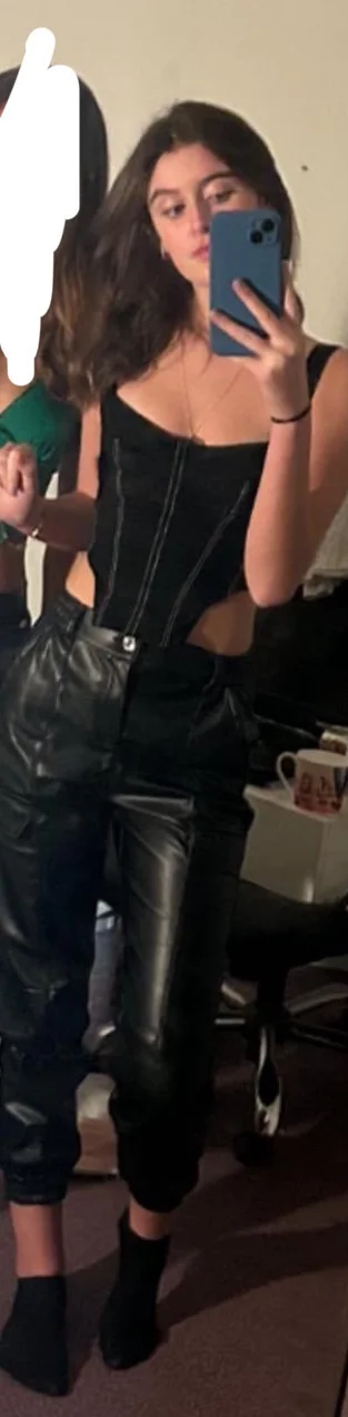 Olivia 20 need hardfuck image 7