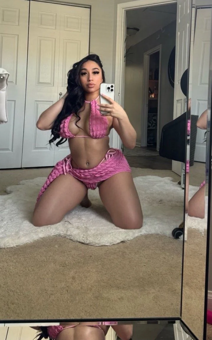 Chicago Latina image 13