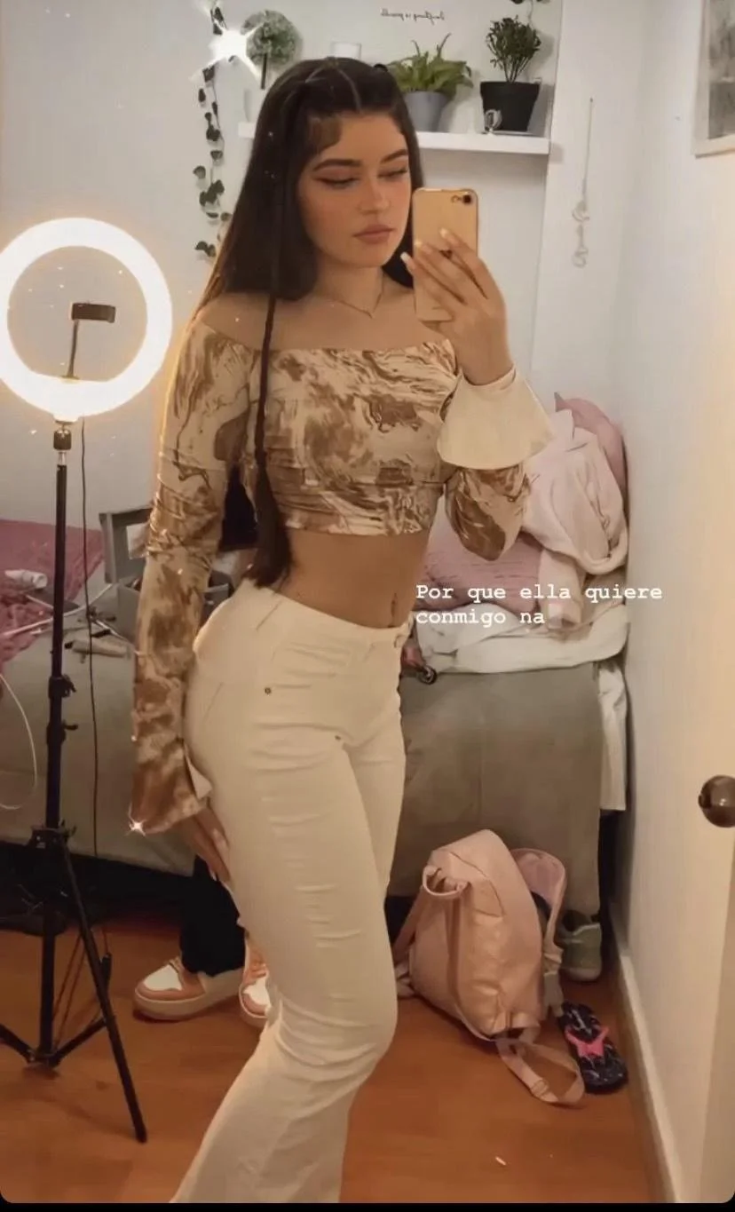 Consuelo Medina. Chilena de buin, hermosa pendeja image 20