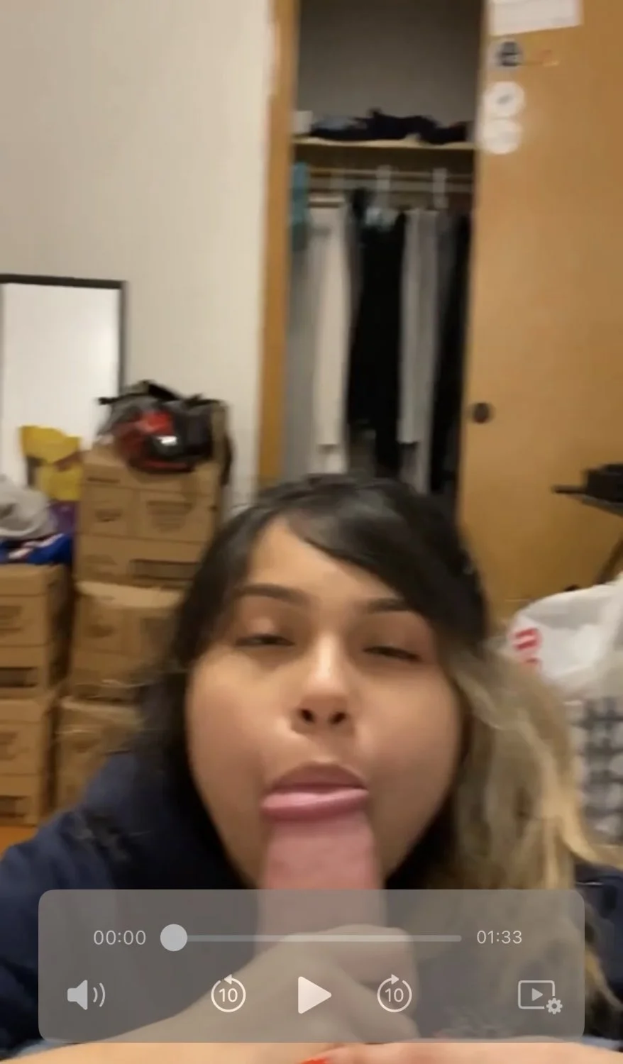 Chicago hotel manager Dm for nudes image 6