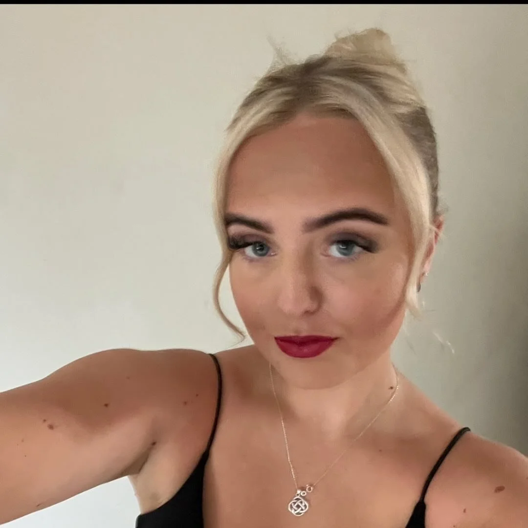 British bimbo Georgia image 3