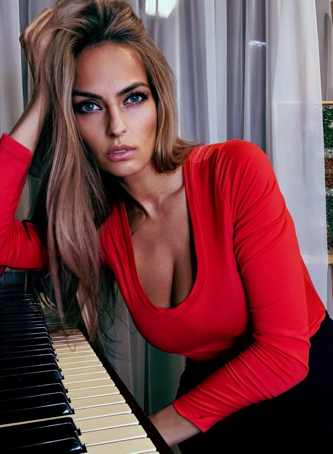 Anyone into hot moms like me? main image