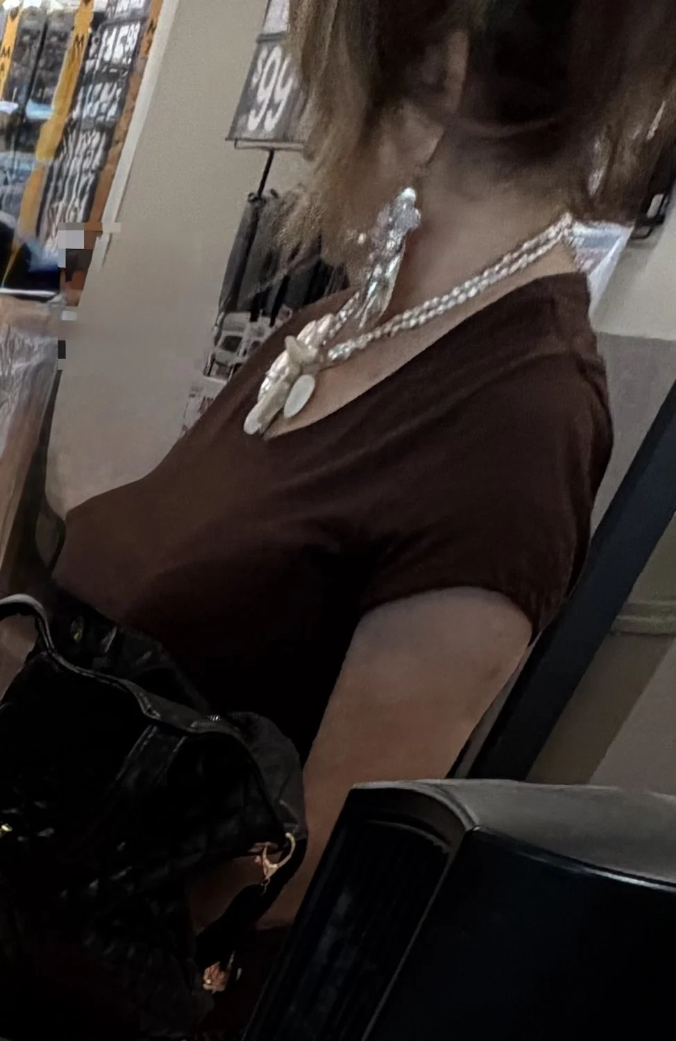 Latina MILF creep shot feet in heels image 18